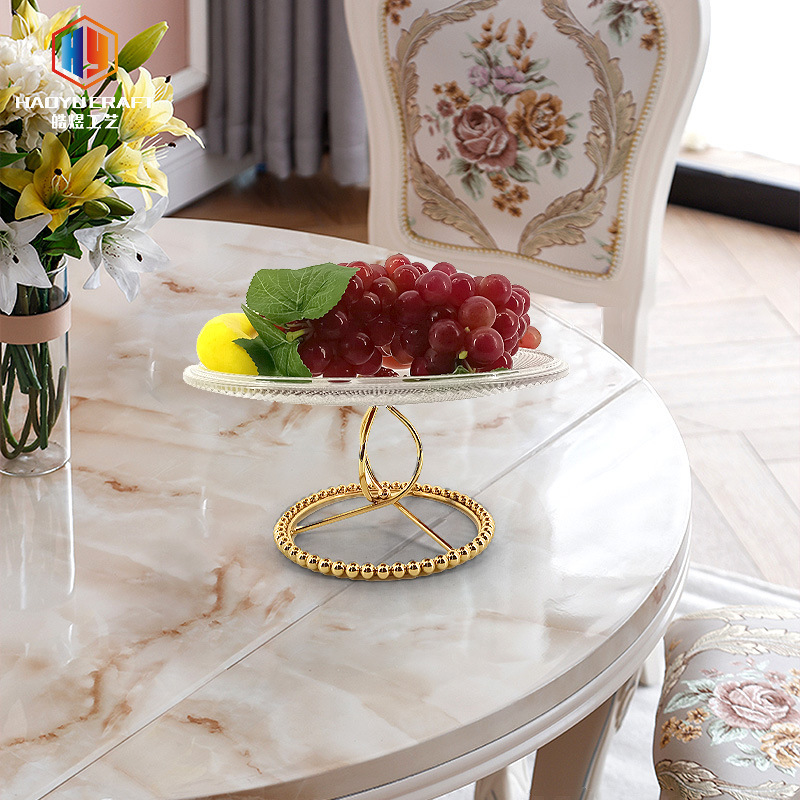 The fruit plate, the modern living room, with tea, crystal glass, condensed and creative candies.