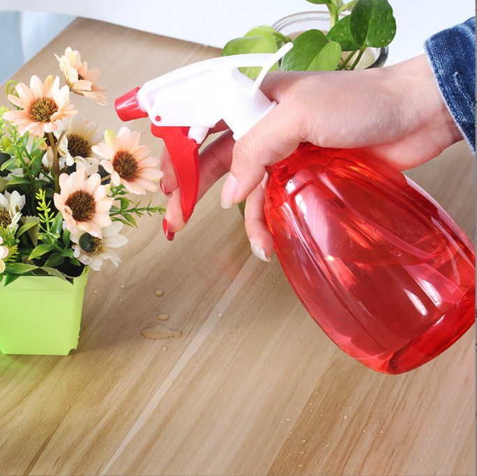 Những bi-đông màu sắc ngọt ngào làm vườn.