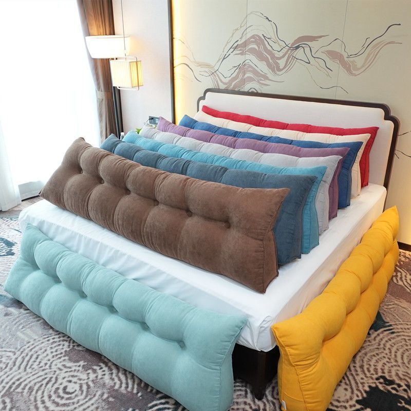 Trên giường, tam giác nhung nhung, hai người sau lưng, ghế sofa của bạch kim, ghế sofa.