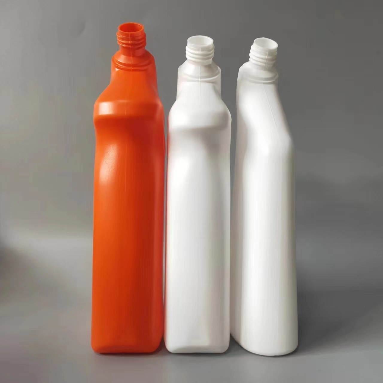 Làm chai vệ sinh 500ml, 600ml ép nước toilet.