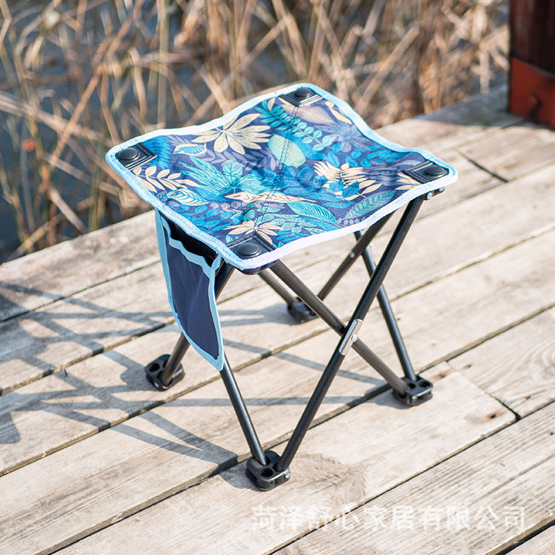 The new outdoor folding chair camping is easy and easy to fold.