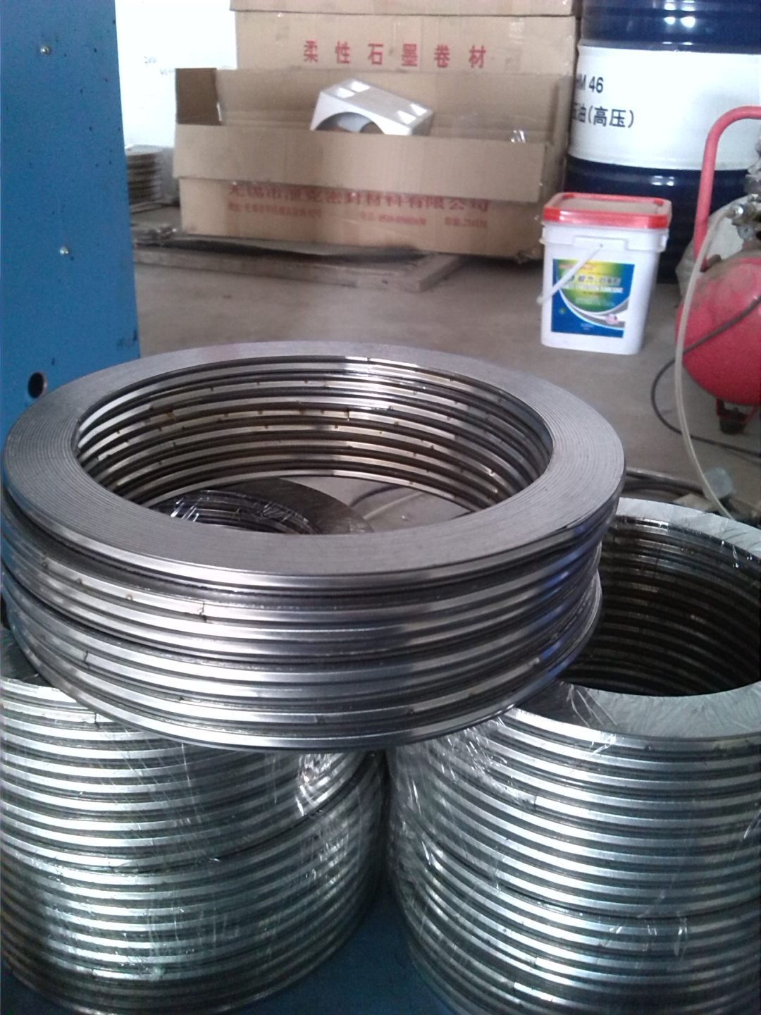 Non-Asbestos entanglement gaskets inside and outside cyclographite twirls