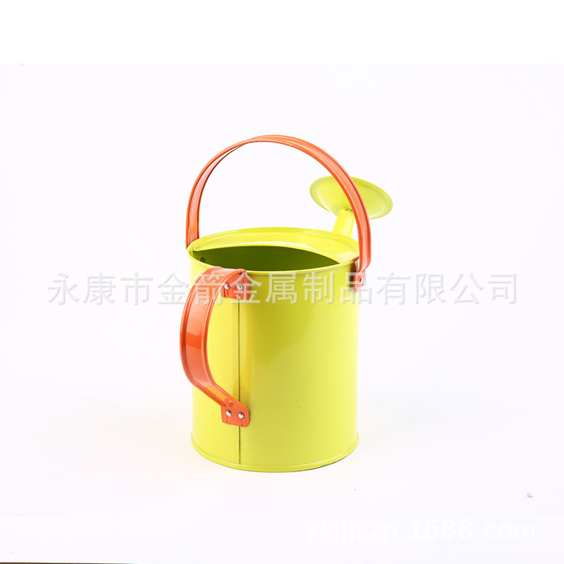 2022 Phun nước bột bằng da sắt và phun với bình nước phun bởi trẻ em không dùng ma túy ở Amazonia