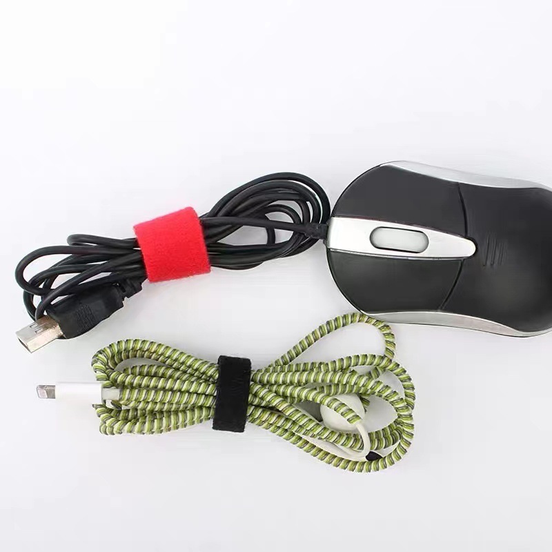 Lùi lại với một nylon buộc vào mình với một cái móc điên cuồng.
