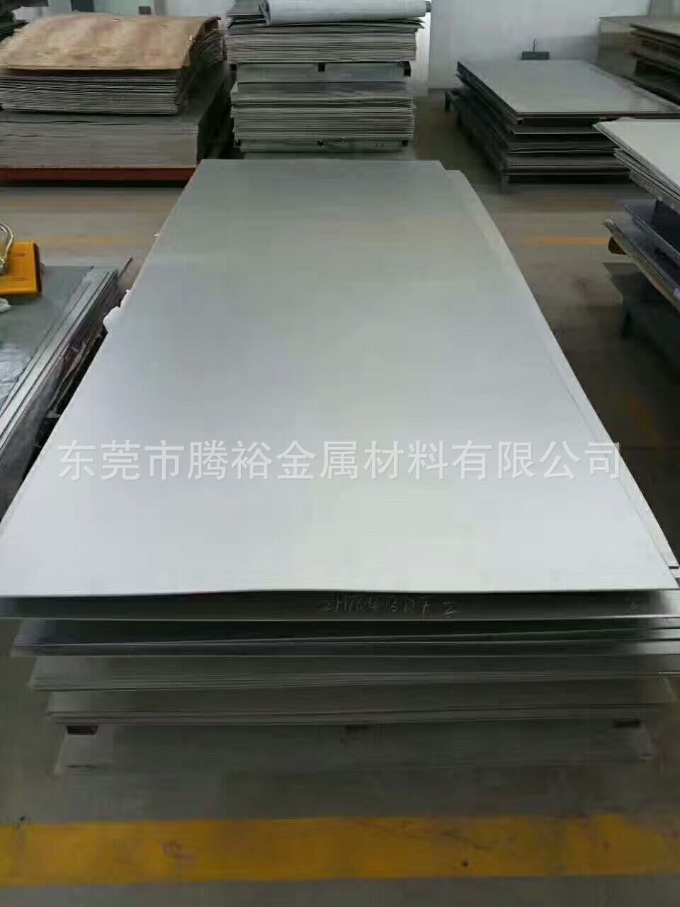 T-A6V titanium alloy plates, round rods, good corrosive, strong, resilient and welded, spot supply.