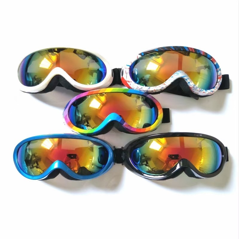 Universal ski glasses for adult children in Guangzhou factories, high-resolution fog-proof eyeglasses can be close-sighted mountain windshield mirrors