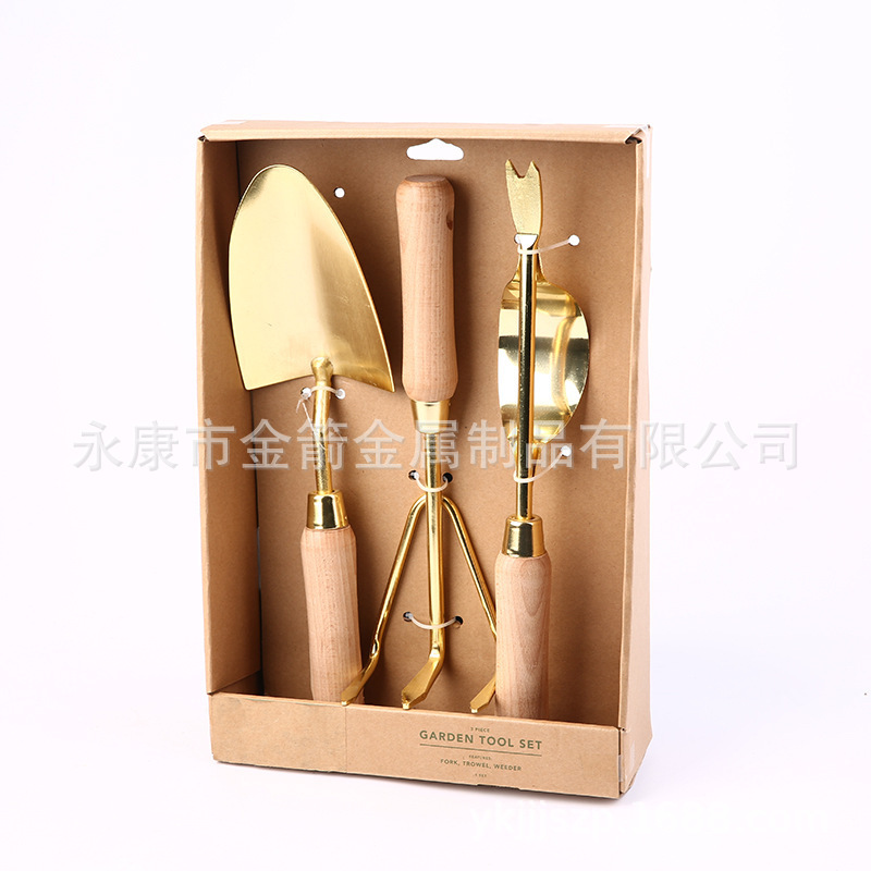 Ở Amazon, một dụng cụ trồng hoa được dùng để trồng hoa, và một dụng cụ làm vườn được dùng để đào.