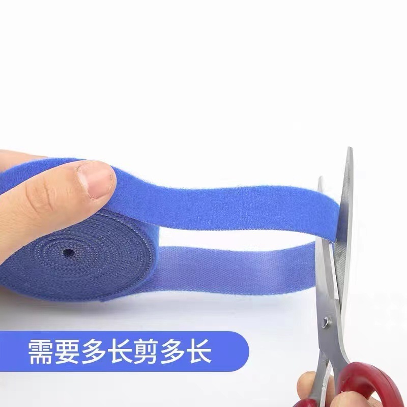 Lùi lại với một nylon buộc vào mình với một cái móc điên cuồng.