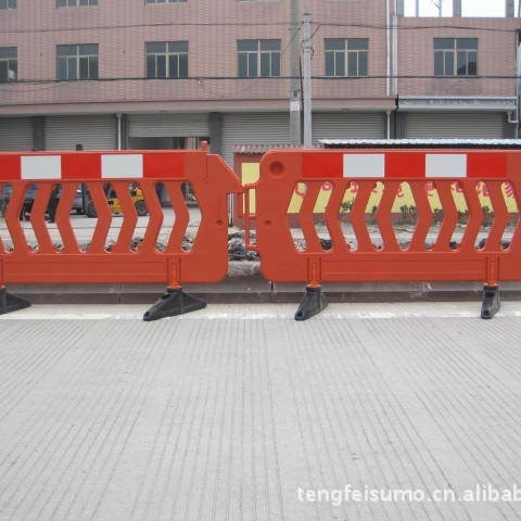 腾飞塑料护栏/道路护栏/施工围栏/道路交通设施