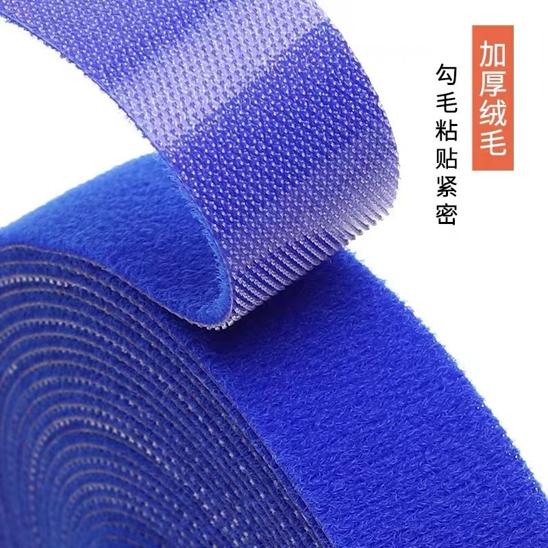 Lùi lại với một nylon buộc vào mình với một cái móc điên cuồng.