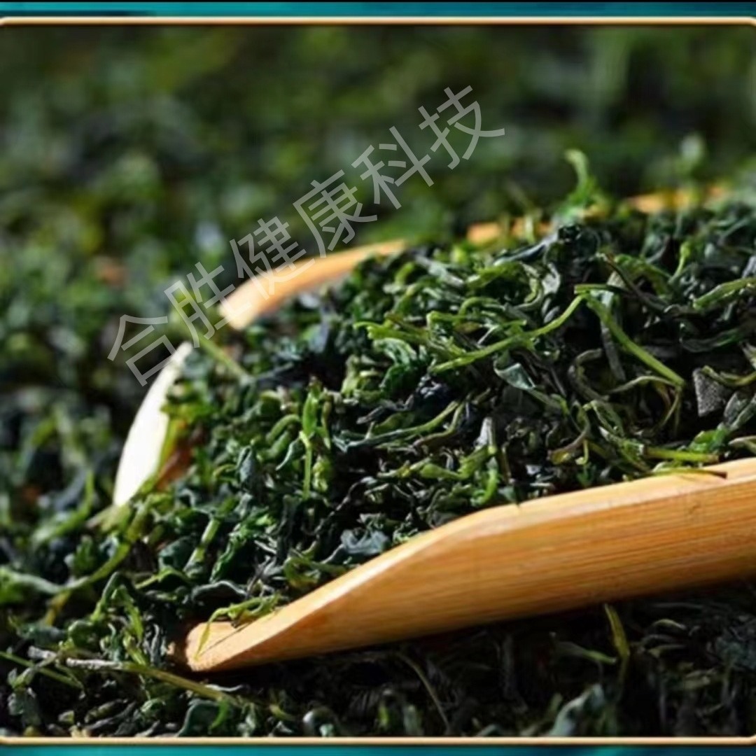 Cả bình trà đầy những chồi non và bình trà