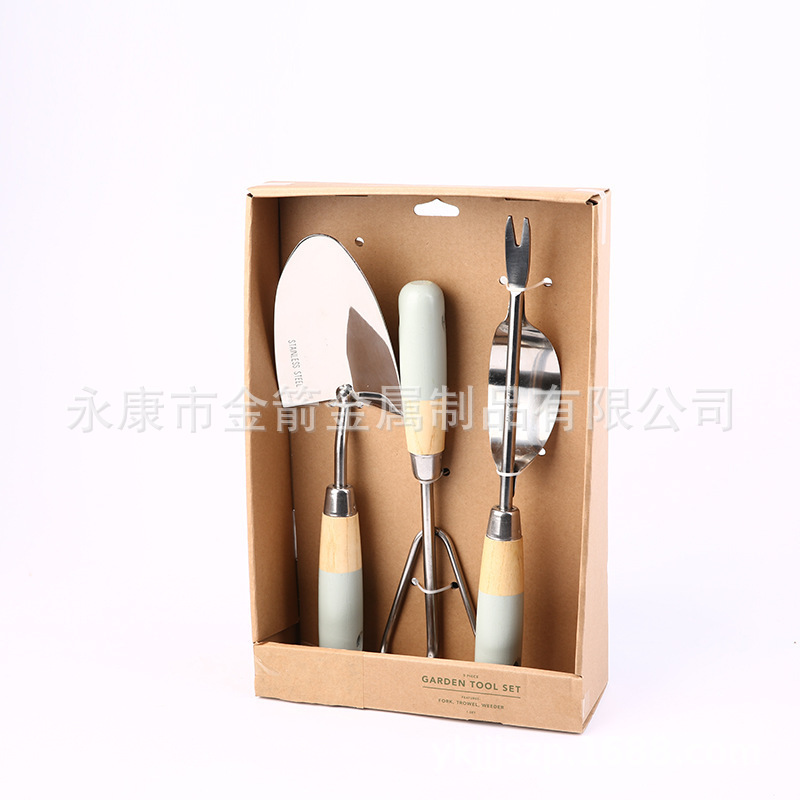 Ở Amazon, một dụng cụ trồng hoa được dùng để trồng hoa, và một dụng cụ làm vườn được dùng để đào.