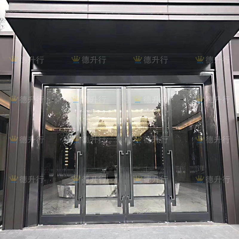 In the hotel, the spring-pushing stainless steel glass door was set as the main door for the Grand New China-Solder.