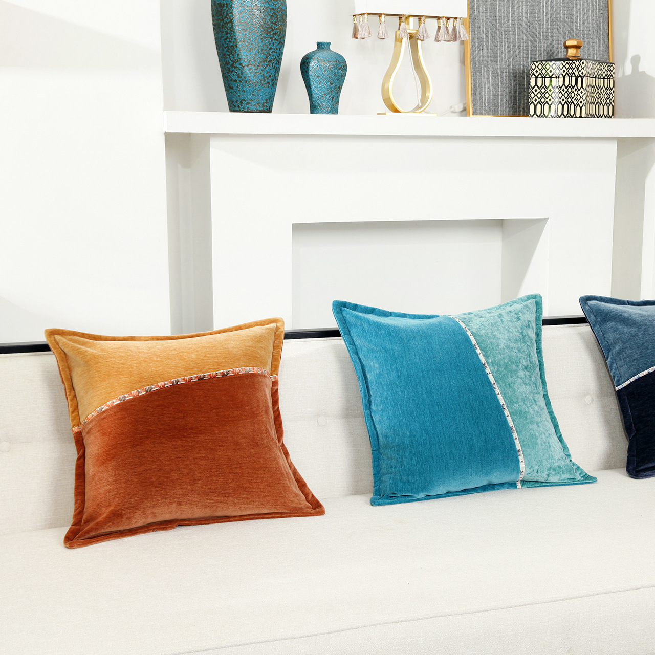 The Amazon cross-border northern luxurious Dutch velvet bed with a snowflake sofa and a pillow with a pillow.