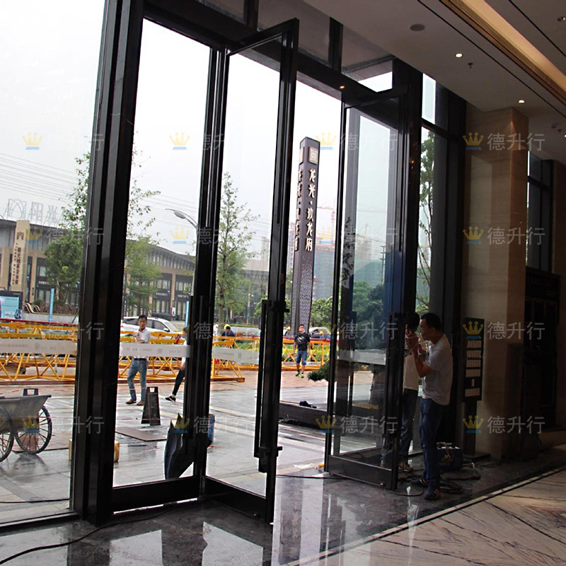 In the hotel, the spring-pushing stainless steel glass door was set as the main door for the Grand New China-Solder.