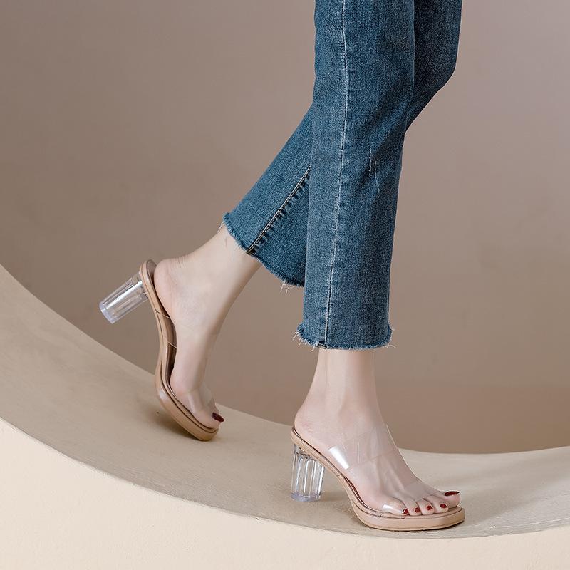 Transparent, high-heel shoe girl with a new summer coarse and waterproof table with high-heel slipper crystals and rough-heel sandal girl.
