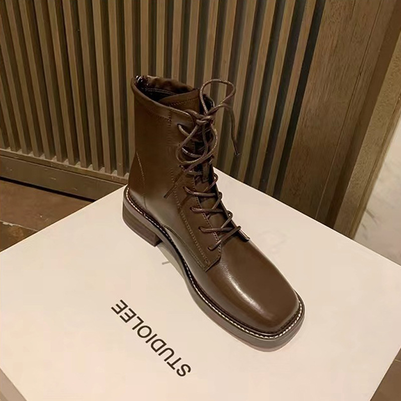 Grape mother, French retrogression, zipper, Martin's Boots and Boots.