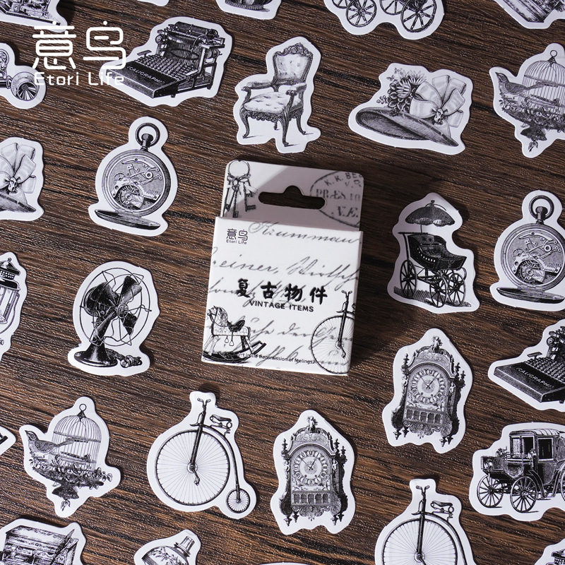 Một nhãn dán cho một chiếc hộp vân vân, đồ vật hồi tưởng, và một nhãn dán cho một hồi tưởng, 46 mục.