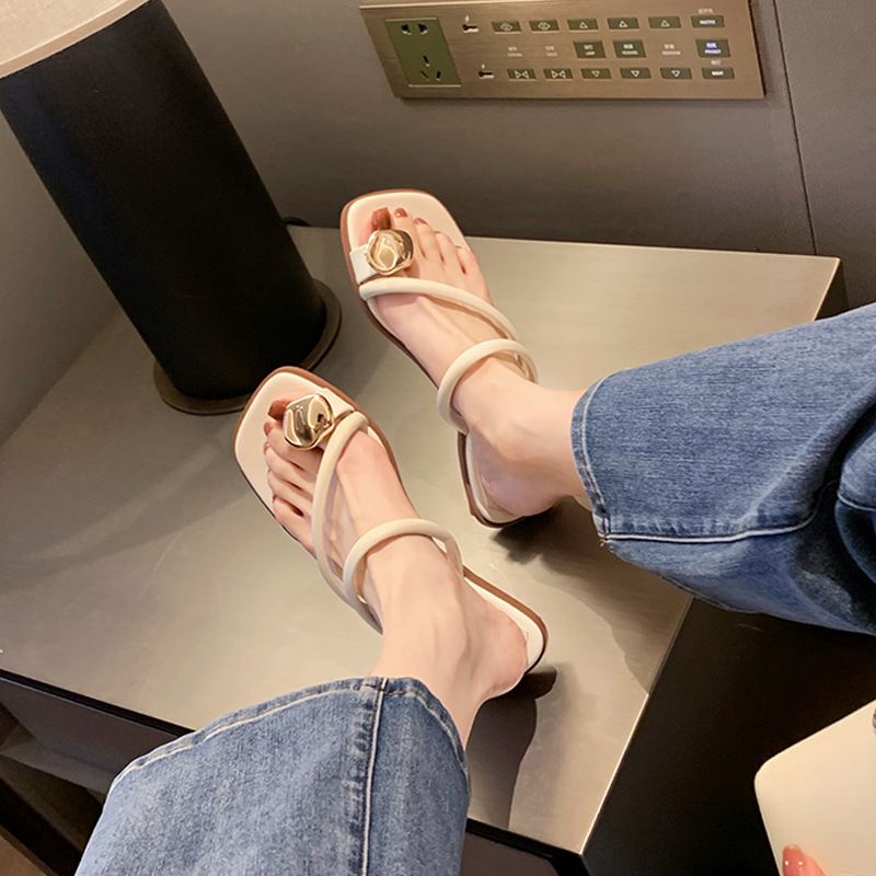 2024 New French-style gas metal decoration with a toe-to-to-toe sandal girl