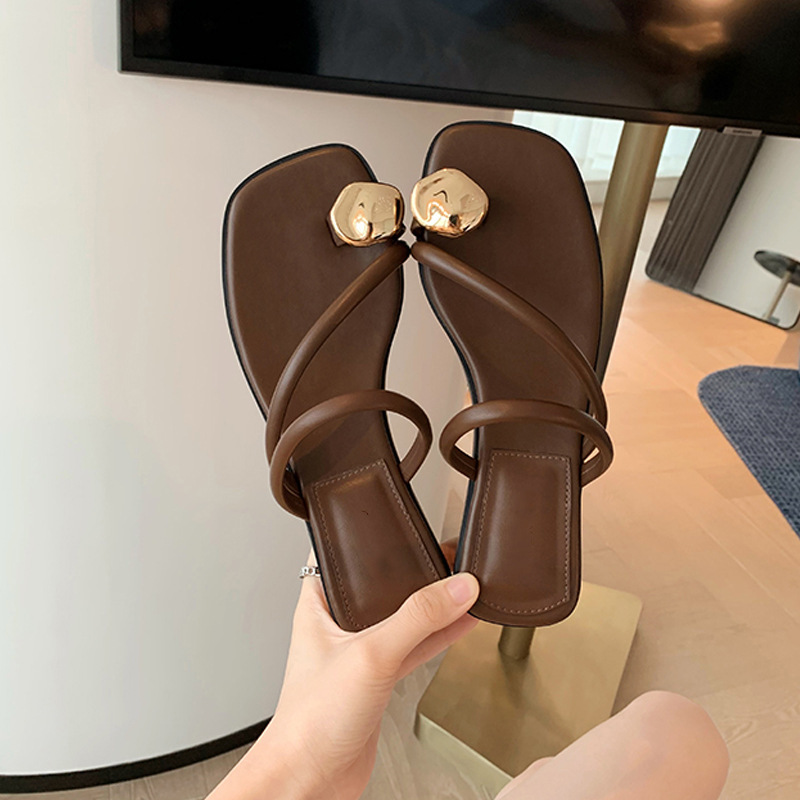 2024 New French-style gas metal decoration with a toe-to-to-toe sandal girl