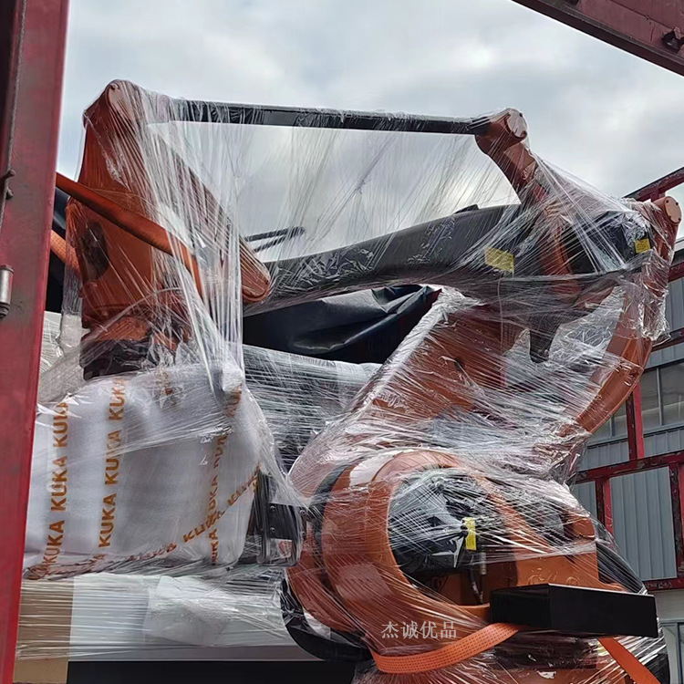 Kit-sheng's superstitious plant supplies a full-automatic production line, a bag full of paper bags and plastic buckets, and a full-scale robot.