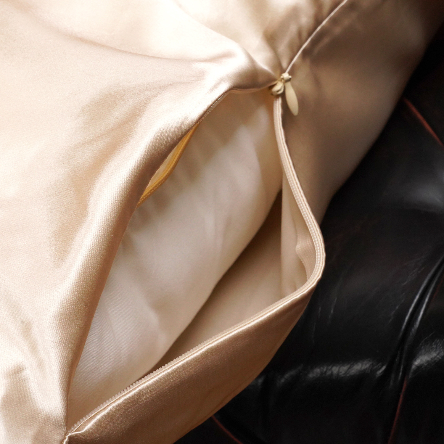 OEKO certified the silk pillowcase.