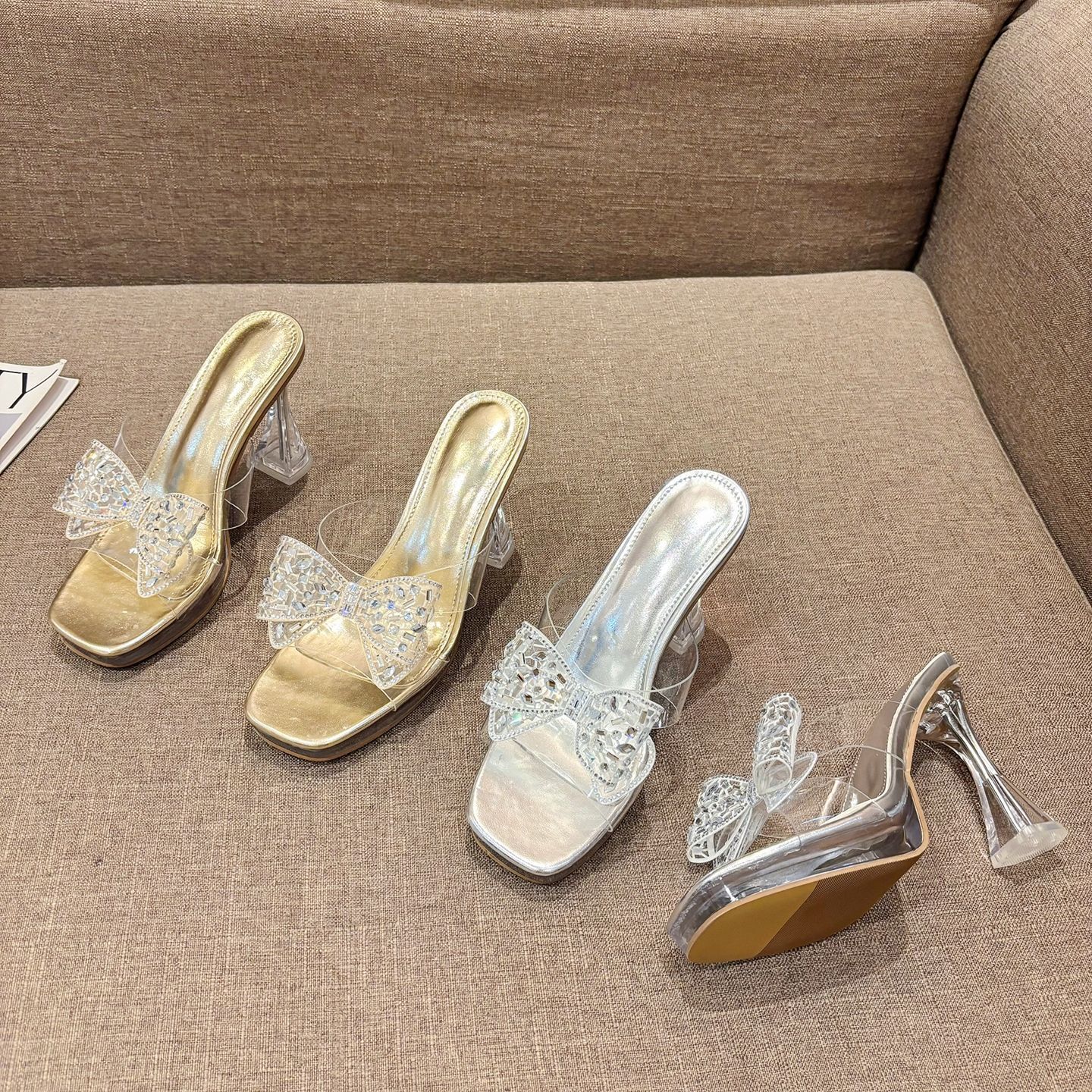 2024, a new Korean-style water-drilling butterflies clinching with a hot, tall, transparent sandal girl.