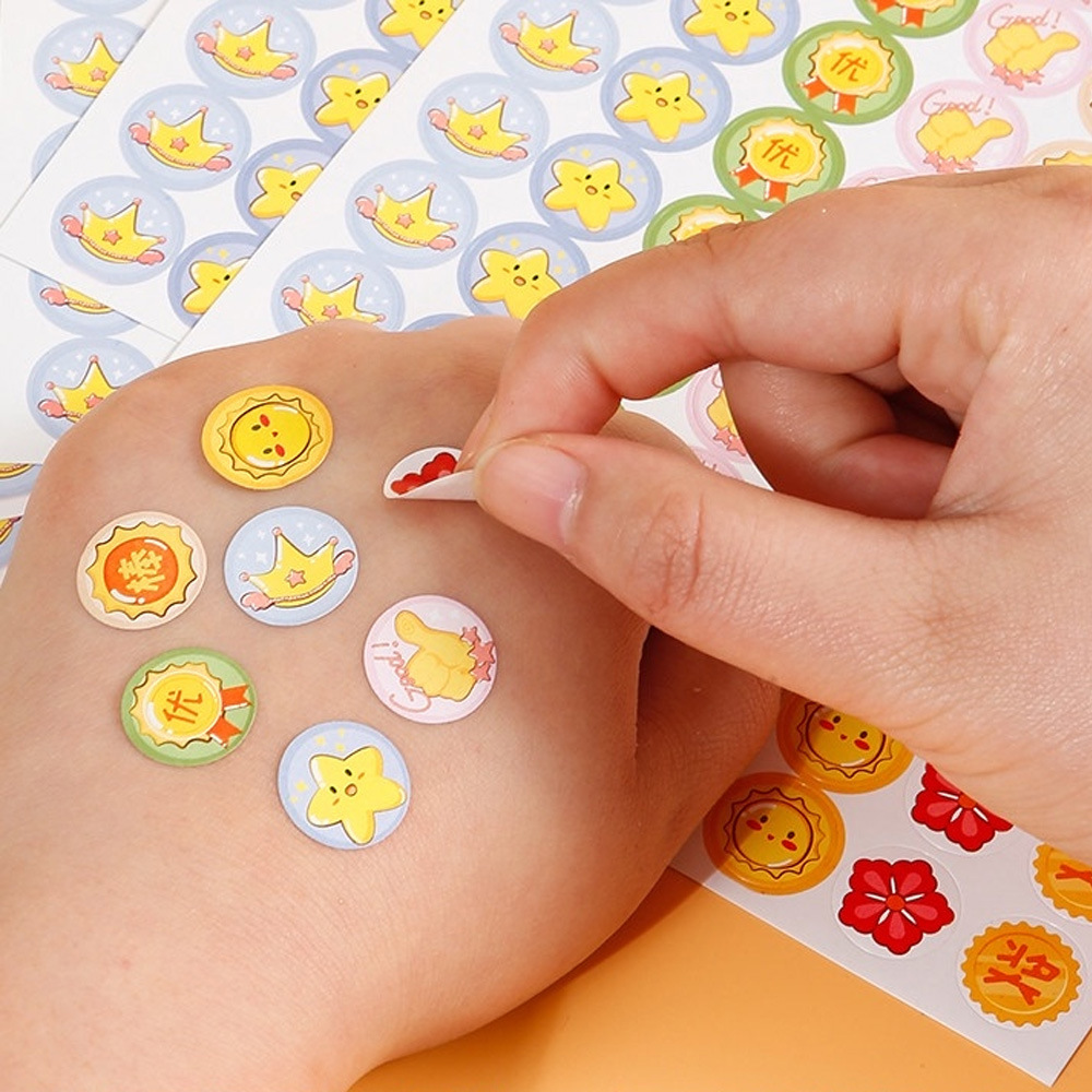 Toàn bộ nhãn dán không khô để khuyến khích trẻ em dán nhãn nhỏ hoa đỏ trong trường mẫu giáo