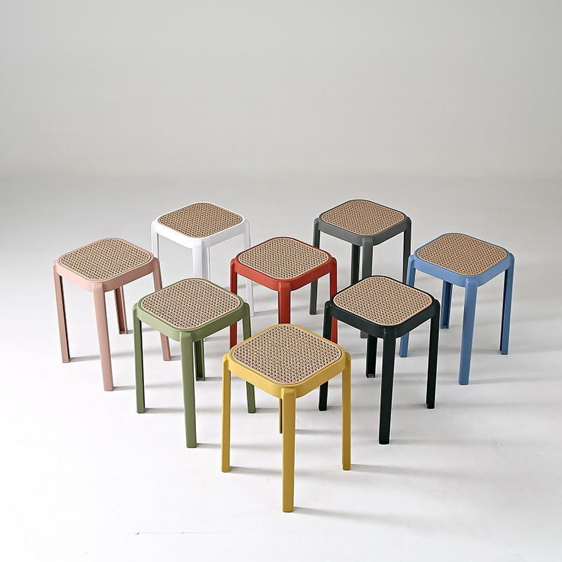 A plastic imitation stool with a thick, multi-colored adult household money is a short-lived, creative Nordic stool.