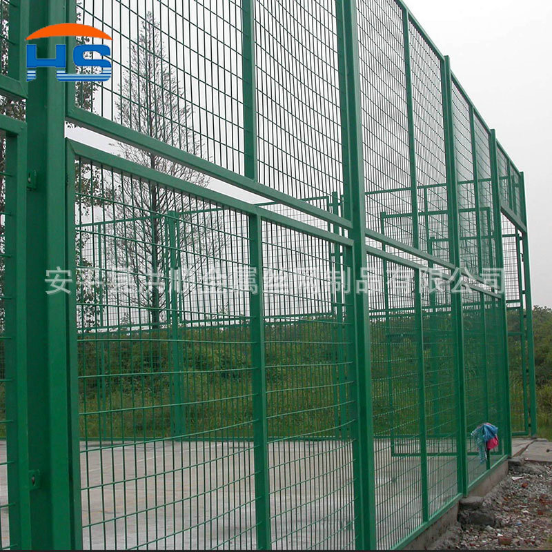 The network of the factory's wholesale court, the school's tennis court fence, the fence's fence.