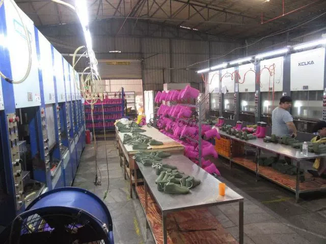 Công ty TNHH Thương mại và Dịch vụ Tuyền Châu Zhuang