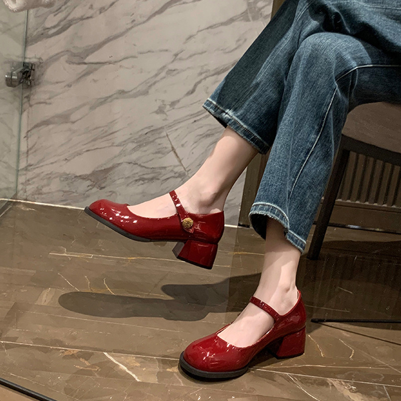 New French heels for the spring 2024. Fairies with Mary Jane shoes and JK shoes.