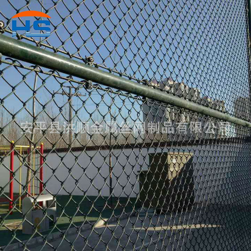 Installation of caged stadium fences, plastic football field security fences, stadium fences.