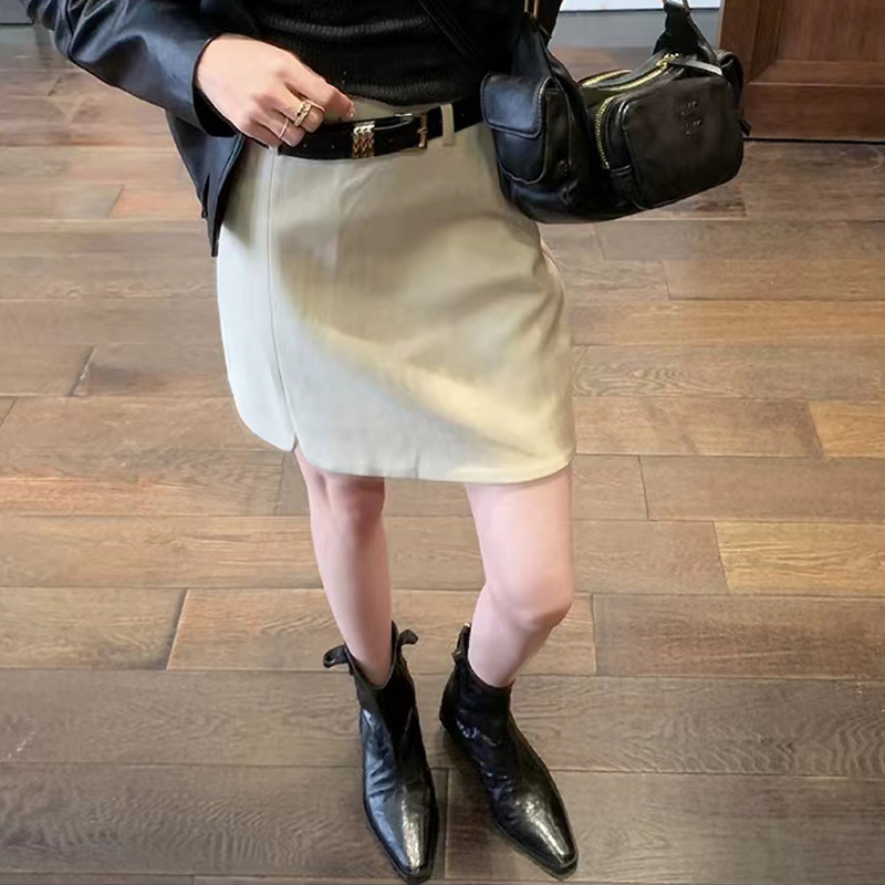 2024, new head V, retrospected West Cowboy Boots and Martin Boots, skinny boots.