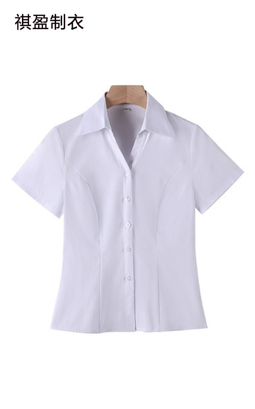 Processing custom-made new spring shirts and short-sleeve shirts for women who are wearing work clothes