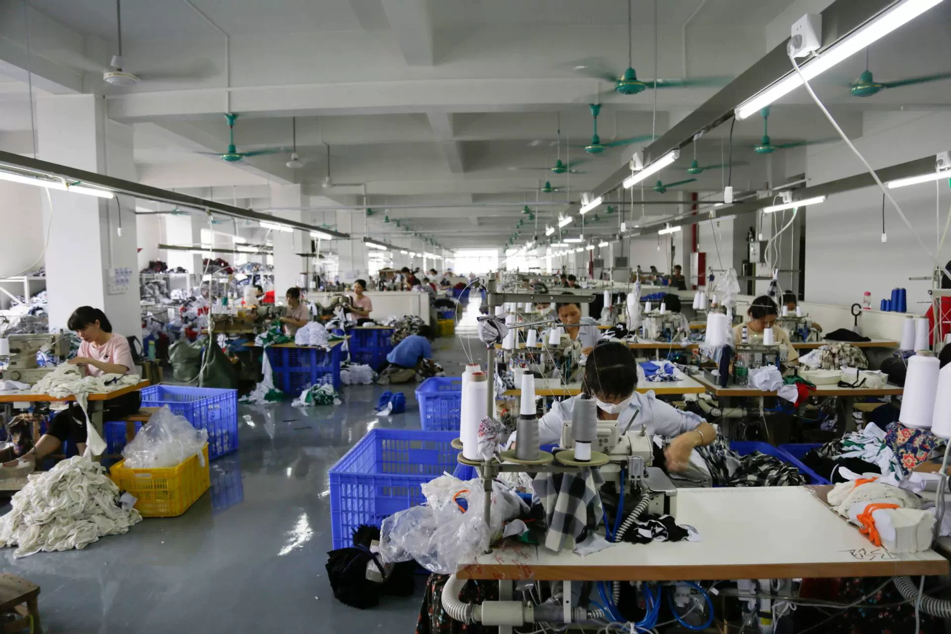 Ba người từ thành phố Nakayama, Inc.
