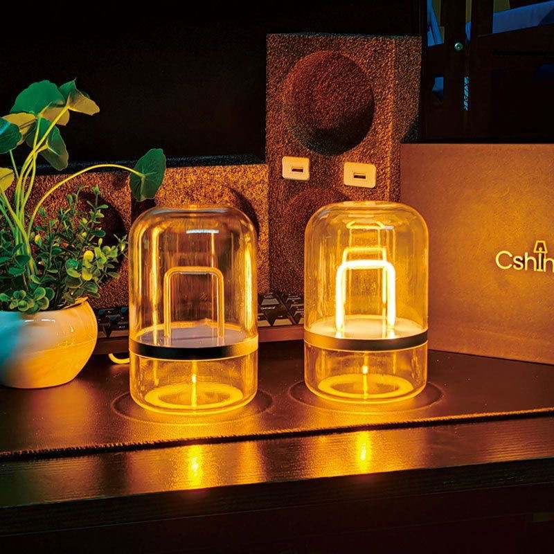 Cshine's smart table lamp 520 is a remote gift to the couple's bedroom.