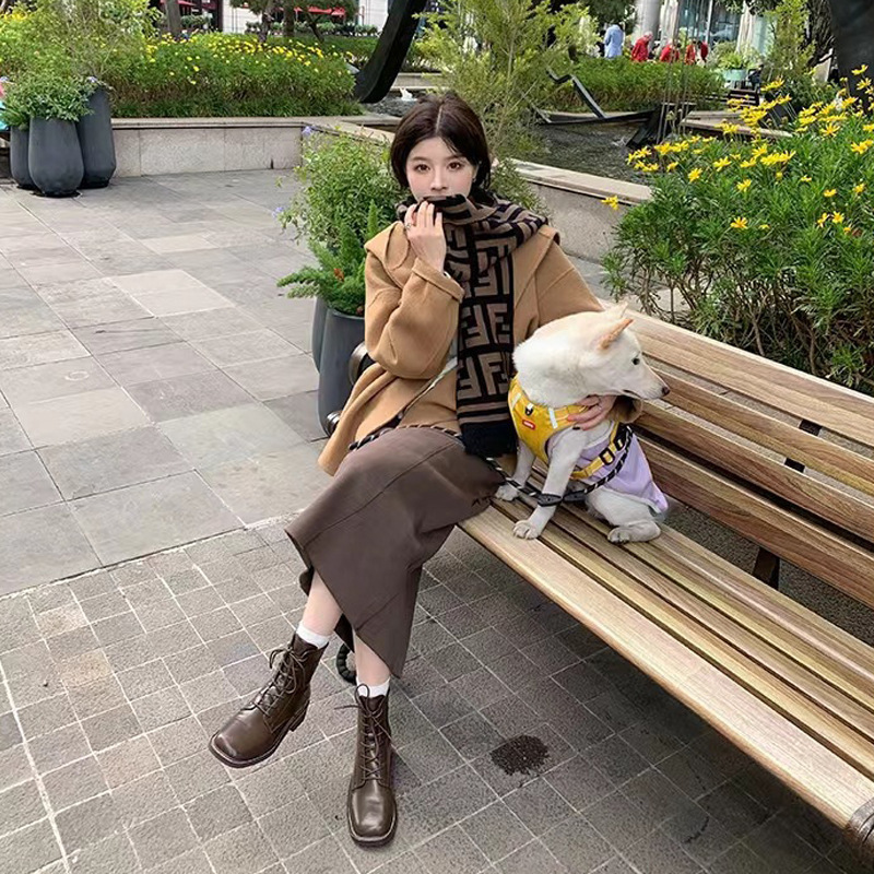 Grape mother, French retrogression, zipper, Martin's Boots and Boots.