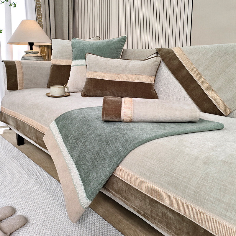 Schinier's summer sofa is about a modern, pure-colour sofa bra with four seasons of generic ski cushions.