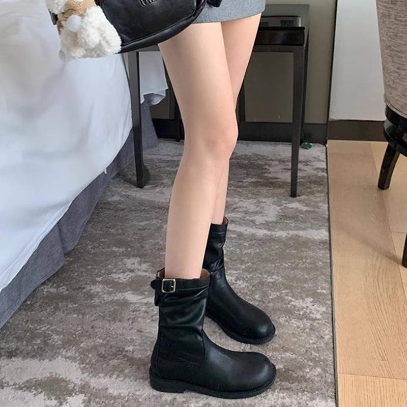 The retrospect is about to be thin, and Martin Boots is a 2024 new one in the fall and winter.