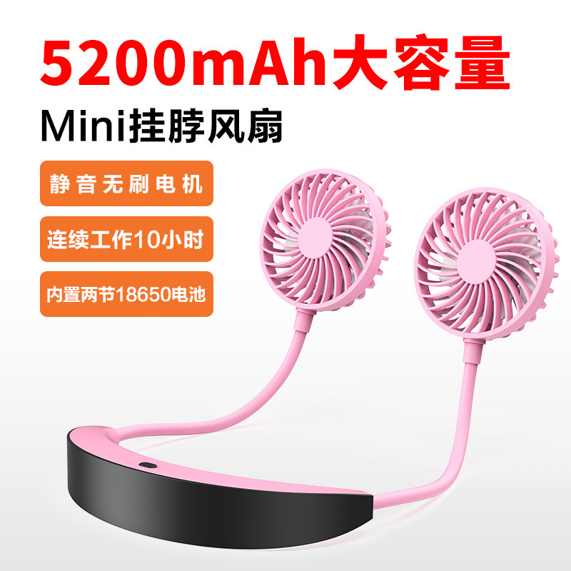 Người hâm mộ người hâm mộ người hâm mộ đeo cái cổ nhỏ xíu trên cổ.