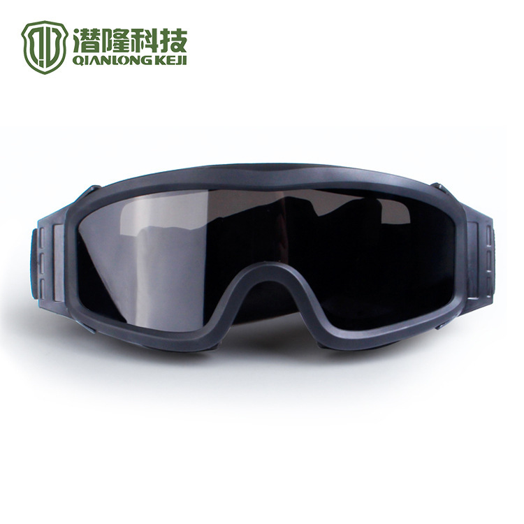 The plant provides S67 protection glasses for impact-resistant sightings, large tactical motion mirrors, wind-proof sandglasses.