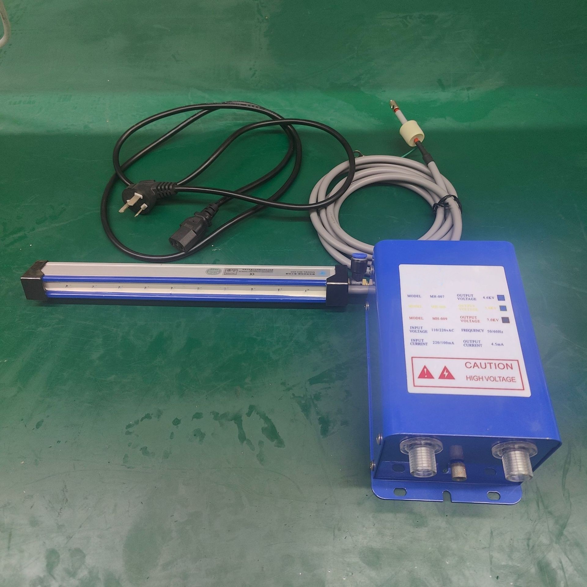 Pulse-type ion wind rod industrial electrostatic digestor.