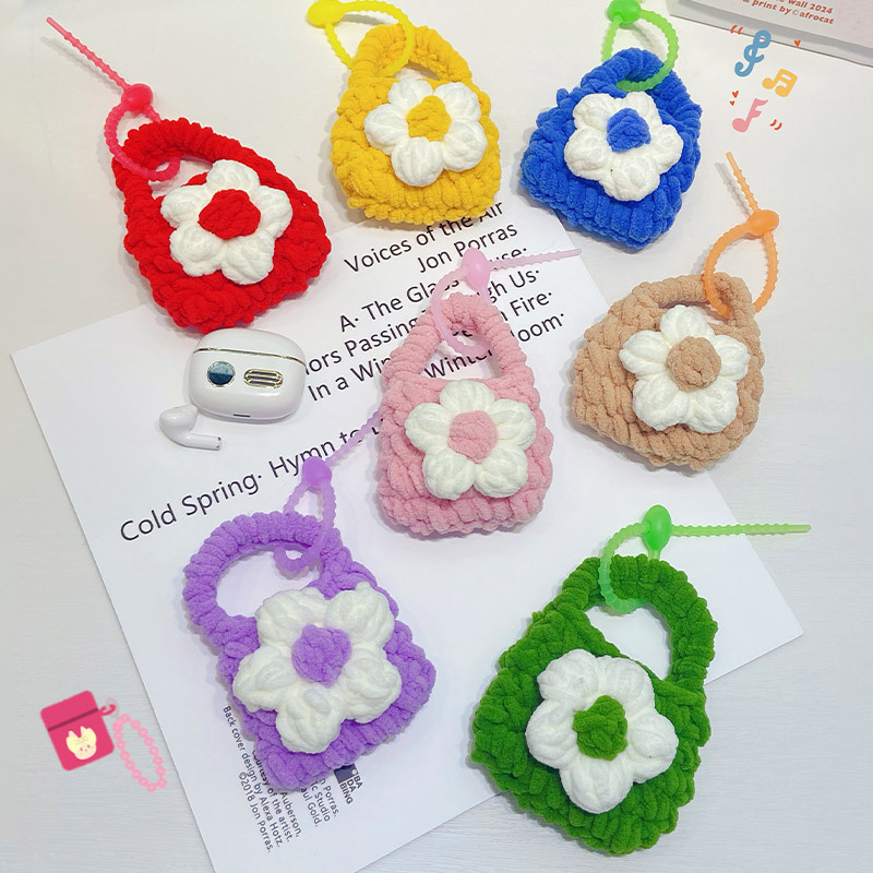 Original hand-made woven flower earpiece little key button attachment, creative Zero Wallet wrap.