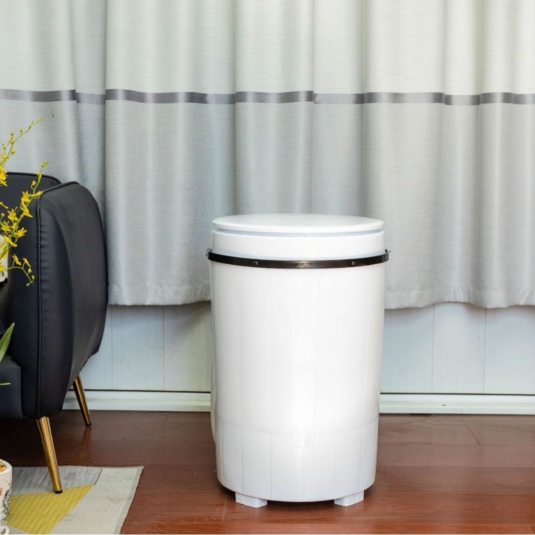 Một máy giặt nhỏ để gửi thư, một giỏ quần lót trẻ em bán tự động.
