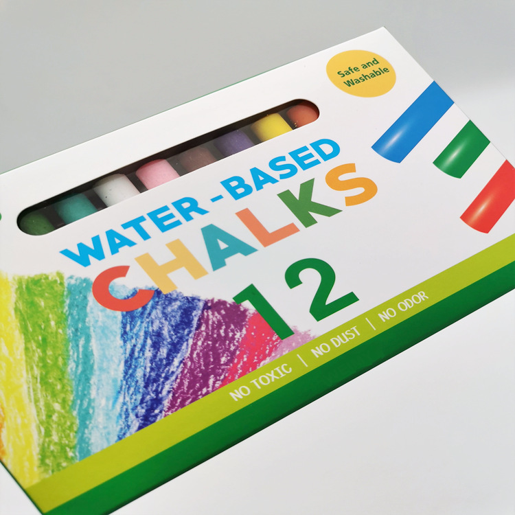 Aqueous solid chalk with 12 colours of child graffiti in a dust-free chalk kit