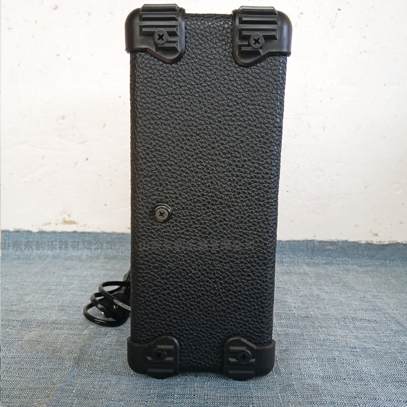 15W เบสไฟฟ้า, เครื่องราชอิสริยาภรณ์, เบสเบส, แบส, เบสพกพา