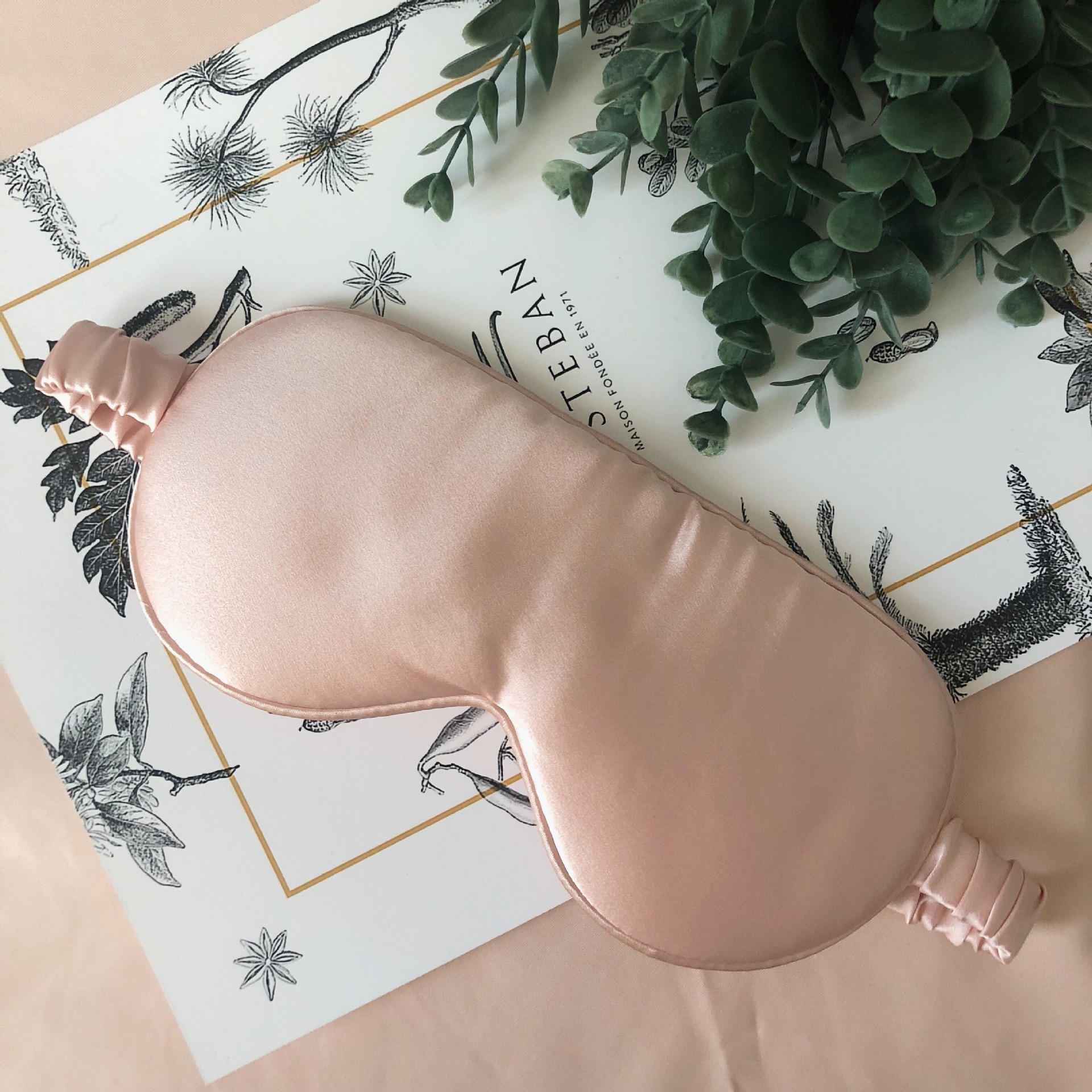 Thuốc mỡ tự nhiên, sợi tơ ngủ, vết bầm mắt, ngủ đa chức năng.