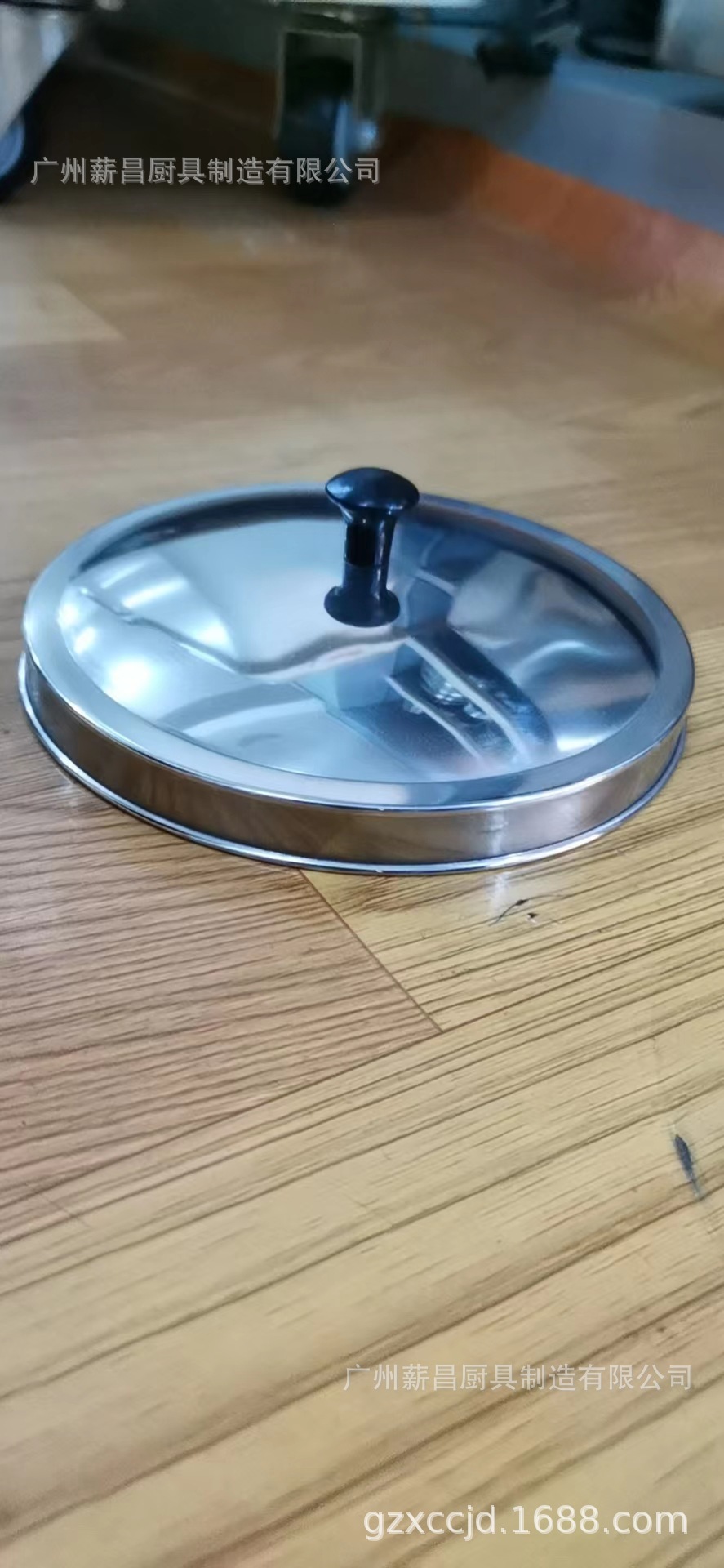 Những cái lồng hơi thép không rỉ để ăn vặt.