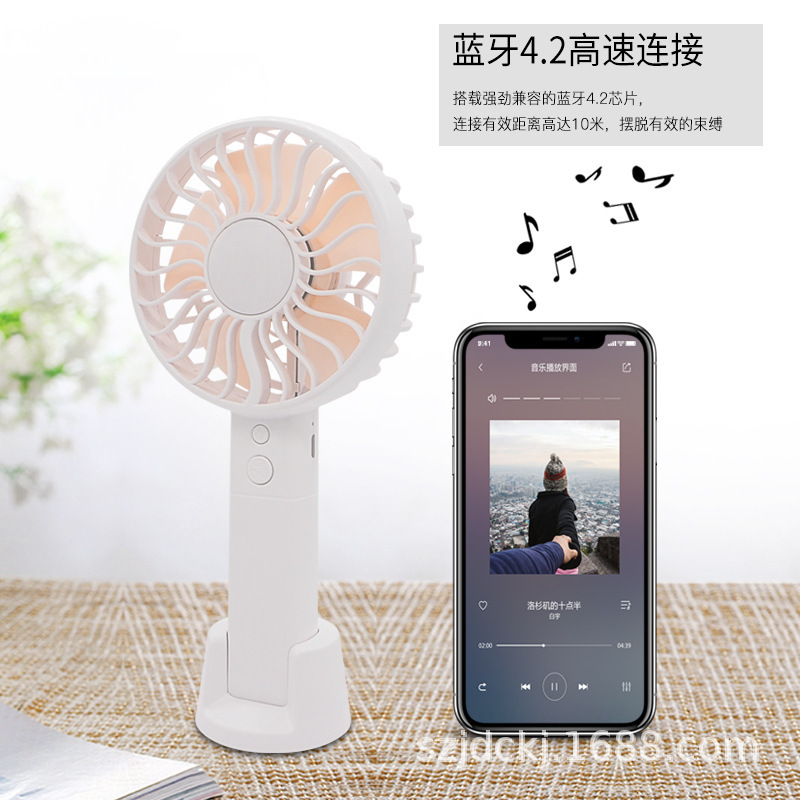 Fan hâm mộ hộp Bluet Răng Nhỏ, cùng với ký túc xá sinh viên sáng tạo có thể nạp điện cho chúng ta.